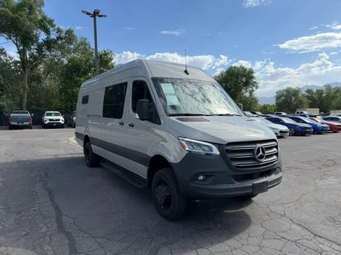 Used 2022 Mercedes-Benz Sprinter 3500 image 4
