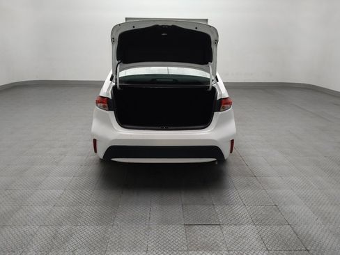 Used 2021 Toyota Corolla LE FWD image 29