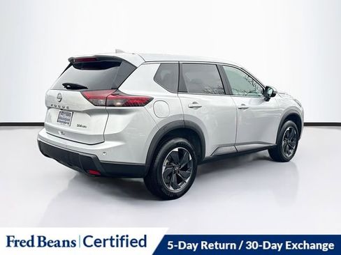 Used 2024 Nissan Rogue SV image 8
