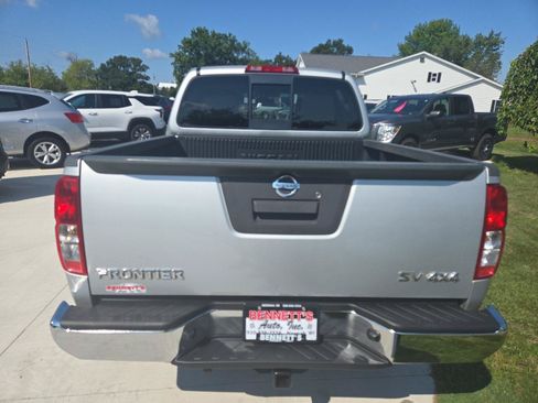 Used 2016 Nissan Frontier SV AWD/4WD image 5