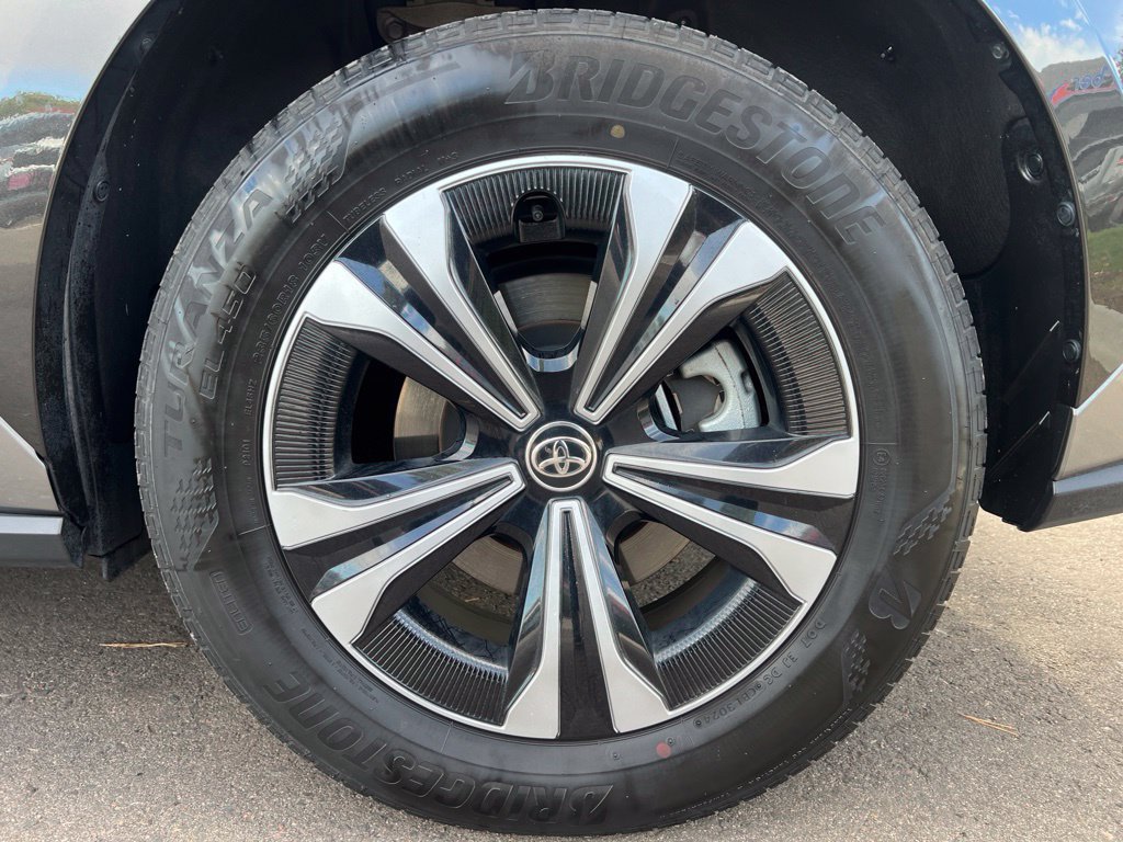 Used 2024 Toyota bZ4X AWD w/ Weather Package image 32