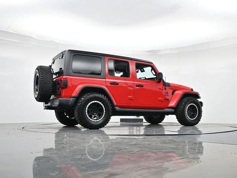 Used 2019 Jeep Wrangler Unlimited Sahara w/ Safety Group AWD/4WD image 30