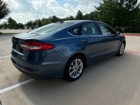 Used 2019 Ford Fusion SE FWD image 8