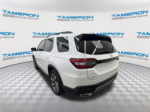 Used 2025 Honda Pilot Elite image 3