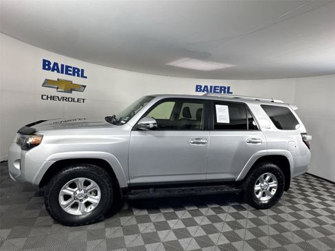 Used 2016 Toyota 4Runner SR5 Premium AWD/4WD image 2