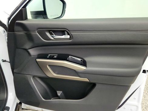 Used 2025 Nissan Pathfinder Platinum w/ Cargo Package AWD/4WD image 27