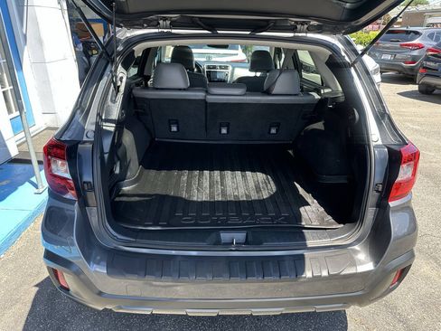 Used 2019 Subaru Outback 2.5i Limited AWD/4WD image 18