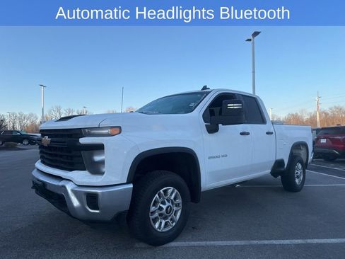 Used 2024 Chevrolet Silverado 2500 W/T w/ WT Convenience Package image 3