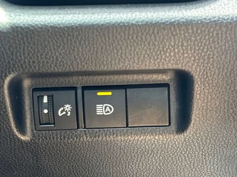 Used 2021 Toyota RAV4 LE FWD image 21