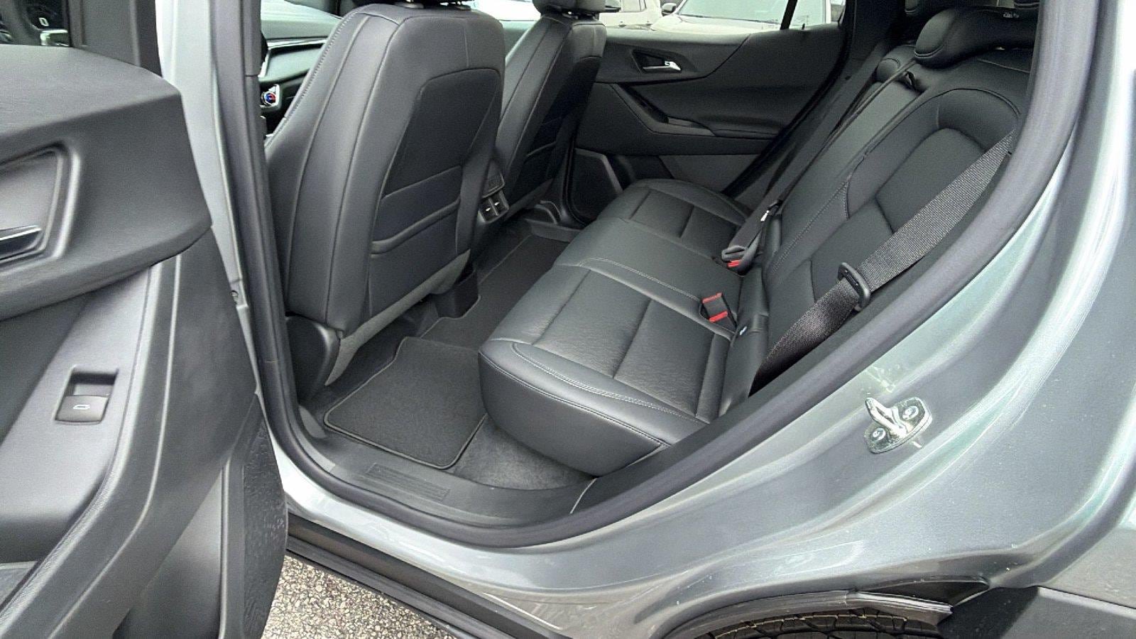 New 2027 Chevrolet Equinox LT w/ Convenience Package II FWD image 19