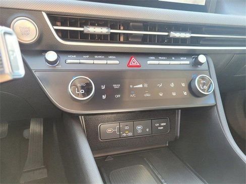 New 2025 Hyundai Sonata Limited image 10