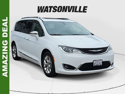 Used 2017 Chrysler Pacifica Limited w/ UConnect Theater Package