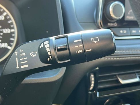 Used 2021 Nissan Rogue SV image 25