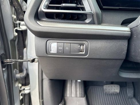 New 2025 Chevrolet Traverse LT w/ Enhanced Driving Package image 12