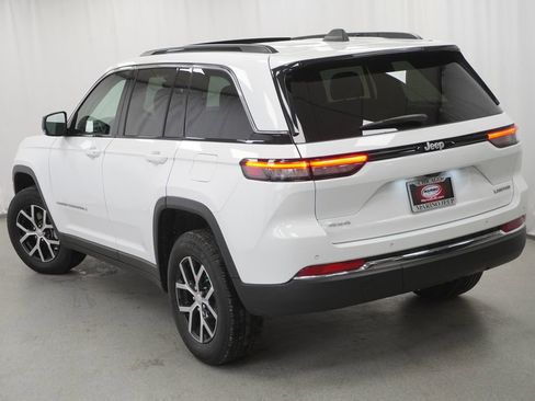 Used 2025 Jeep Grand Cherokee Limited AWD/4WD image 13