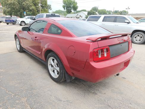 Used 2006 Ford Mustang Coupe RWD image 11