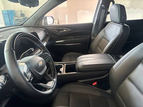 Used 2026 Chevrolet Traverse High Country w/ LPO, Floor Liner Package AWD/4WD image 8