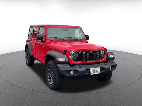 Used 2025 Jeep Wrangler Sport S image 3