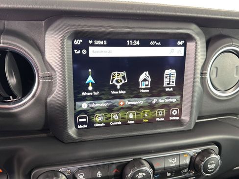 Used 2022 Jeep Wrangler Unlimited Sahara w/ Cold Weather Group AWD/4WD image 34