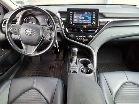 Certified 2022 Toyota Camry SE image 10
