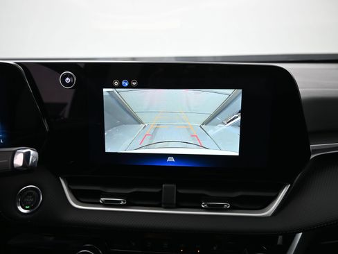 Used 2026 Chevrolet Equinox LT FWD image 17