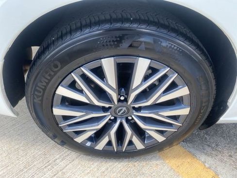 Used 2025 Nissan Altima 2.5 SV FWD image 7