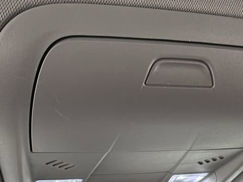 Used 2023 GMC Acadia SLE w/ Driver Convenience Package image 33