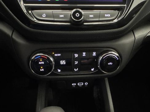 Used 2022 Chevrolet TrailBlazer LT w/ Convenience Package FWD image 29
