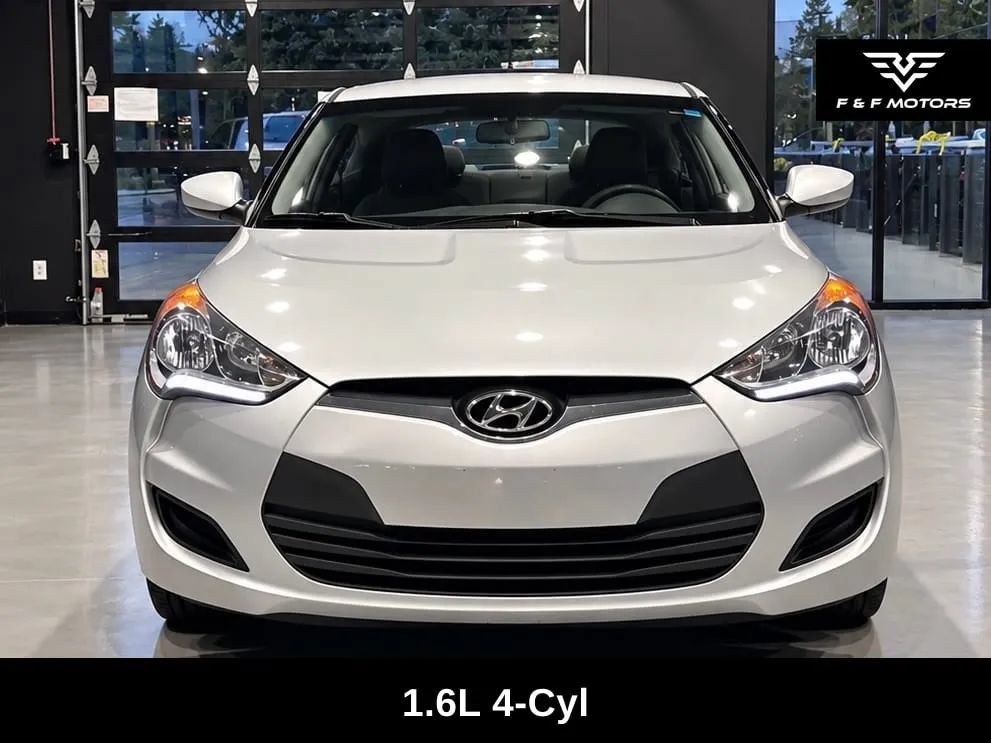 Used 2016 Hyundai Veloster FWD image 5