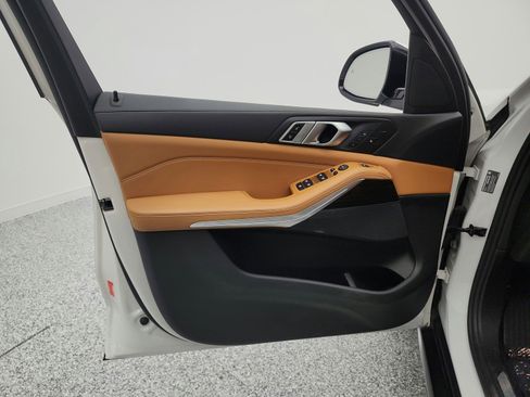 Used 2019 BMW X5 xDrive40i w/ Convenience Package image 14