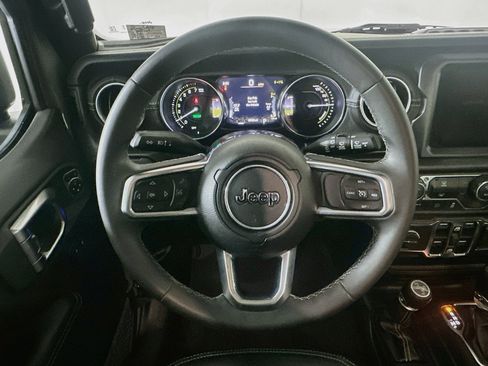 Used 2023 Jeep Wrangler Unlimited Sahara AWD/4WD image 17