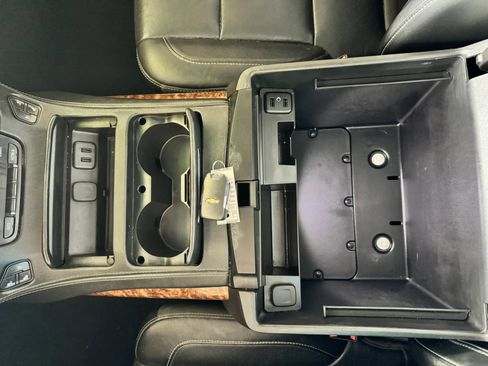 Used 2019 Chevrolet Tahoe Premier AWD/4WD image 16