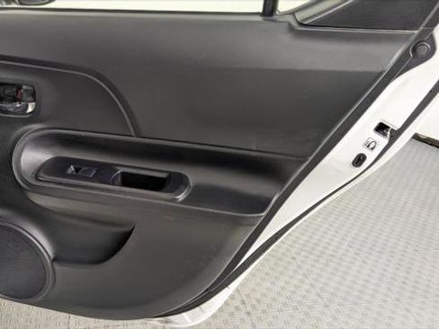 Used 2016 Toyota Prius C Two image 19