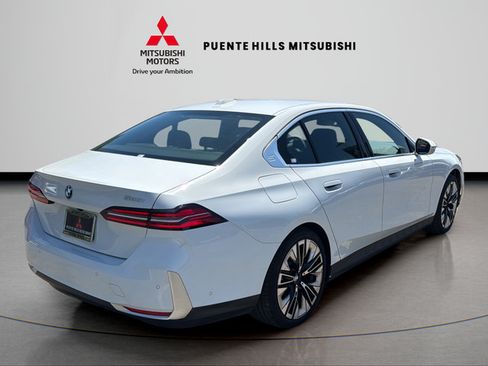 Used 2025 BMW 530i RWD image 5