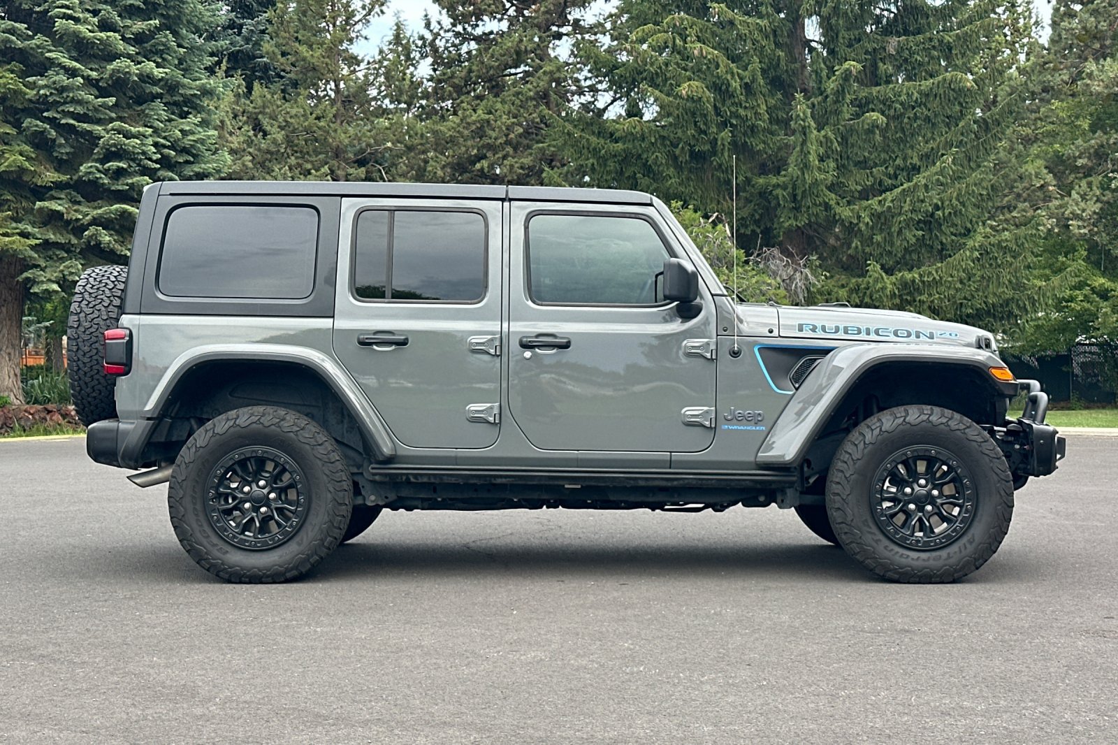 Used 2023 Jeep Wrangler Unlimited Rubicon 4xe AWD/4WD image 3