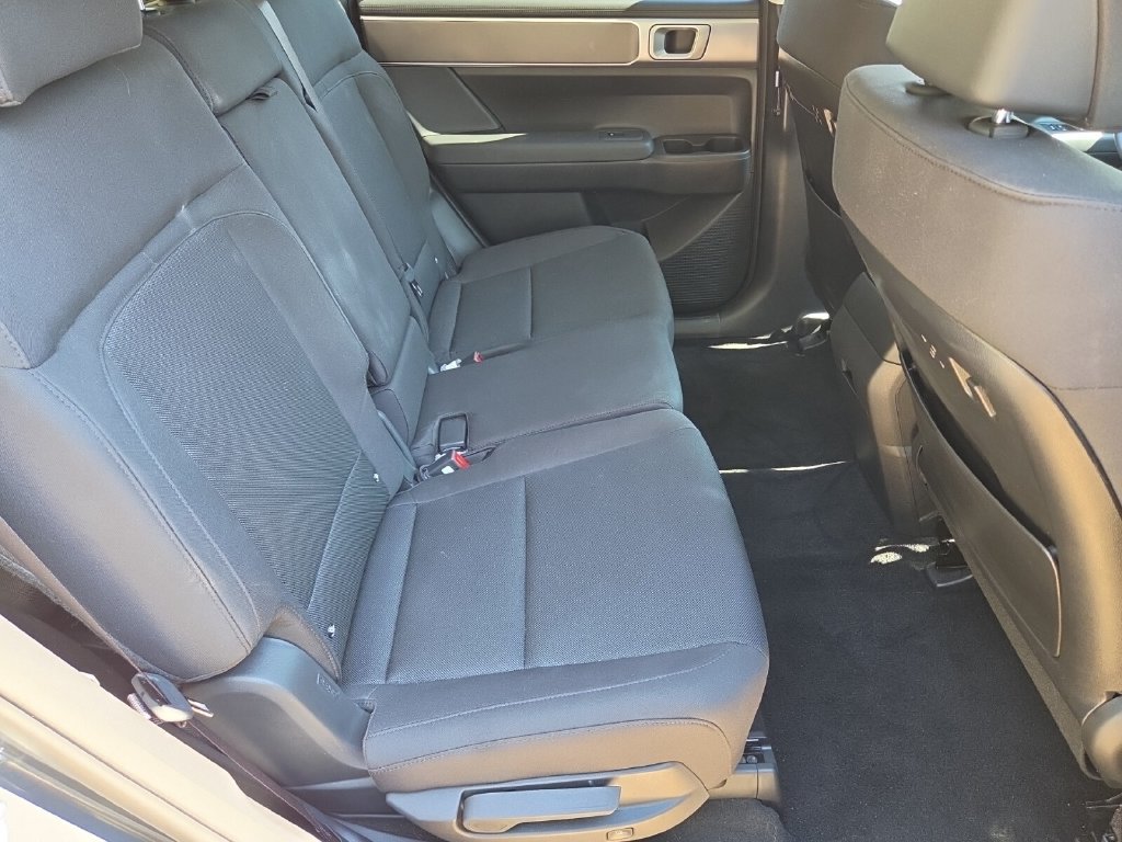 Used 2026 Hyundai Santa Fe SE FWD image 17