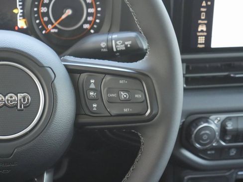 New 2025 Jeep Gladiator Rubicon w/ Convenience Group image 20