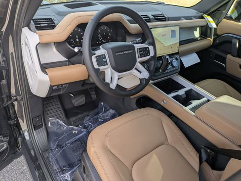 New 2026 Land Rover Defender 110 X-Dynamic SE image 9