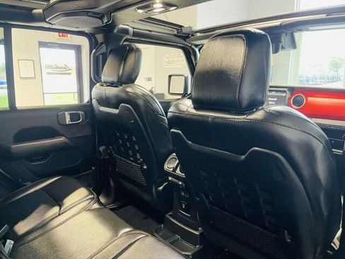 Used 2022 Jeep Wrangler Unlimited Rubicon w/ Steel Bumper Group AWD/4WD image 11