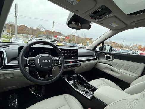Used 2025 Kia Sorento SX image 23