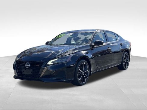 Certified 2023 Nissan Altima 2.5 SR FWD image 2