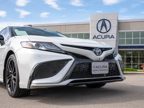 Used 2024 Toyota Camry XSE w/ Navigation Package FWD image 2