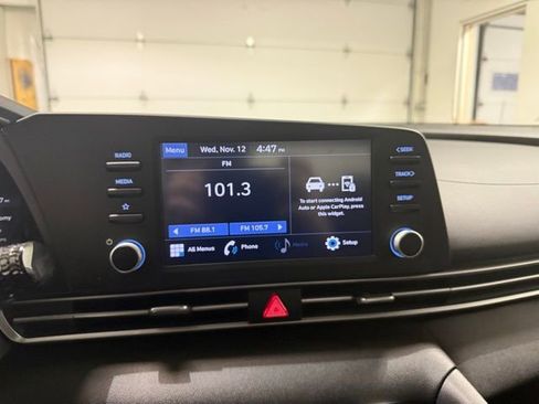 Used 2021 Hyundai Elantra SE image 14