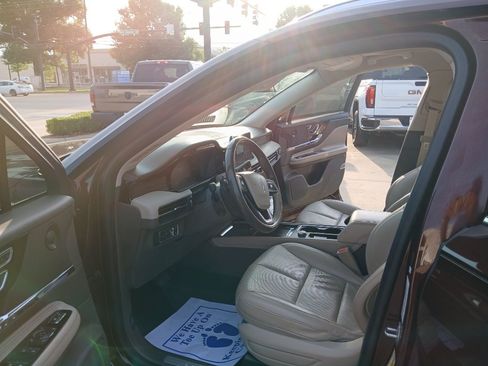 Used 2020 Lincoln Corsair Reserve w/ Equipment Group 201A AWD/4WD image 9