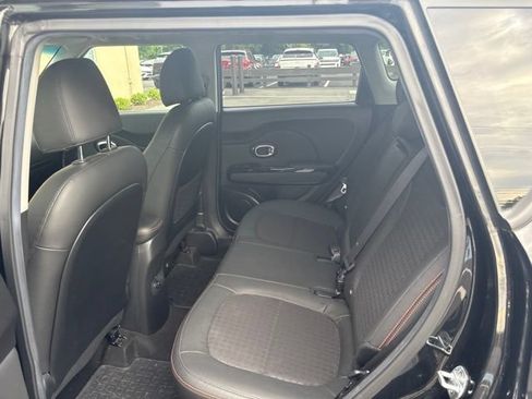 Used 2017 Kia Soul ! w/ Tech Package FWD image 8