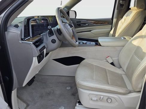 Used 2021 Cadillac Escalade Premium Luxury Platinum AWD/4WD image 4