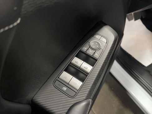 Used 2023 Mitsubishi Outlander SE image 8