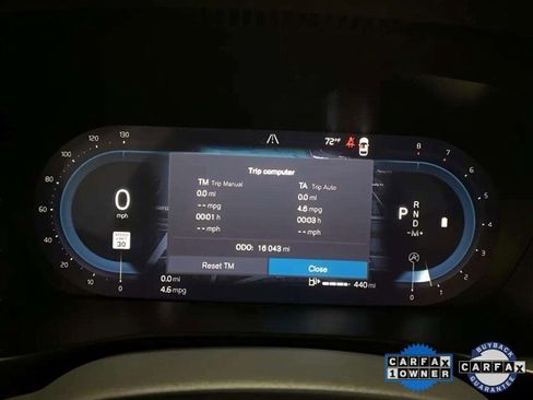 Used 2025 Volvo XC40 B5 Core image 10