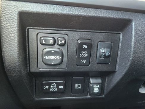 Used 2019 Toyota Tundra Platinum image 21