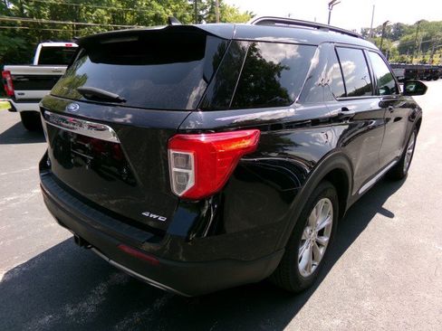Used 2023 Ford Explorer XLT w/ Equipment Group 202A AWD/4WD image 9